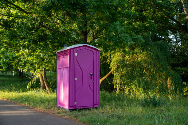 Porta potty delivery and setup in Bayou Vista, TX